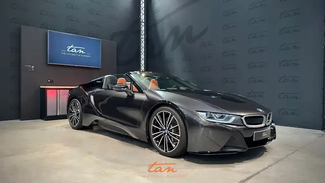 BMW i8 ROADSTER Plug-In Hybrid (11.6kWh) Full Options