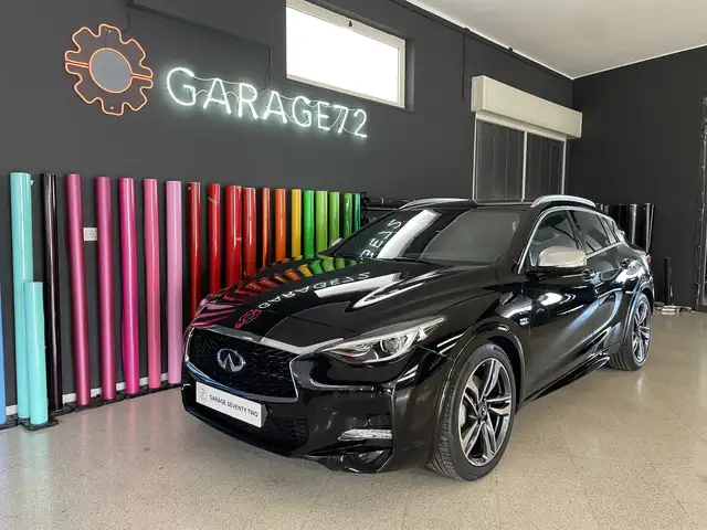Infiniti Q30 2.2d AWD black edition