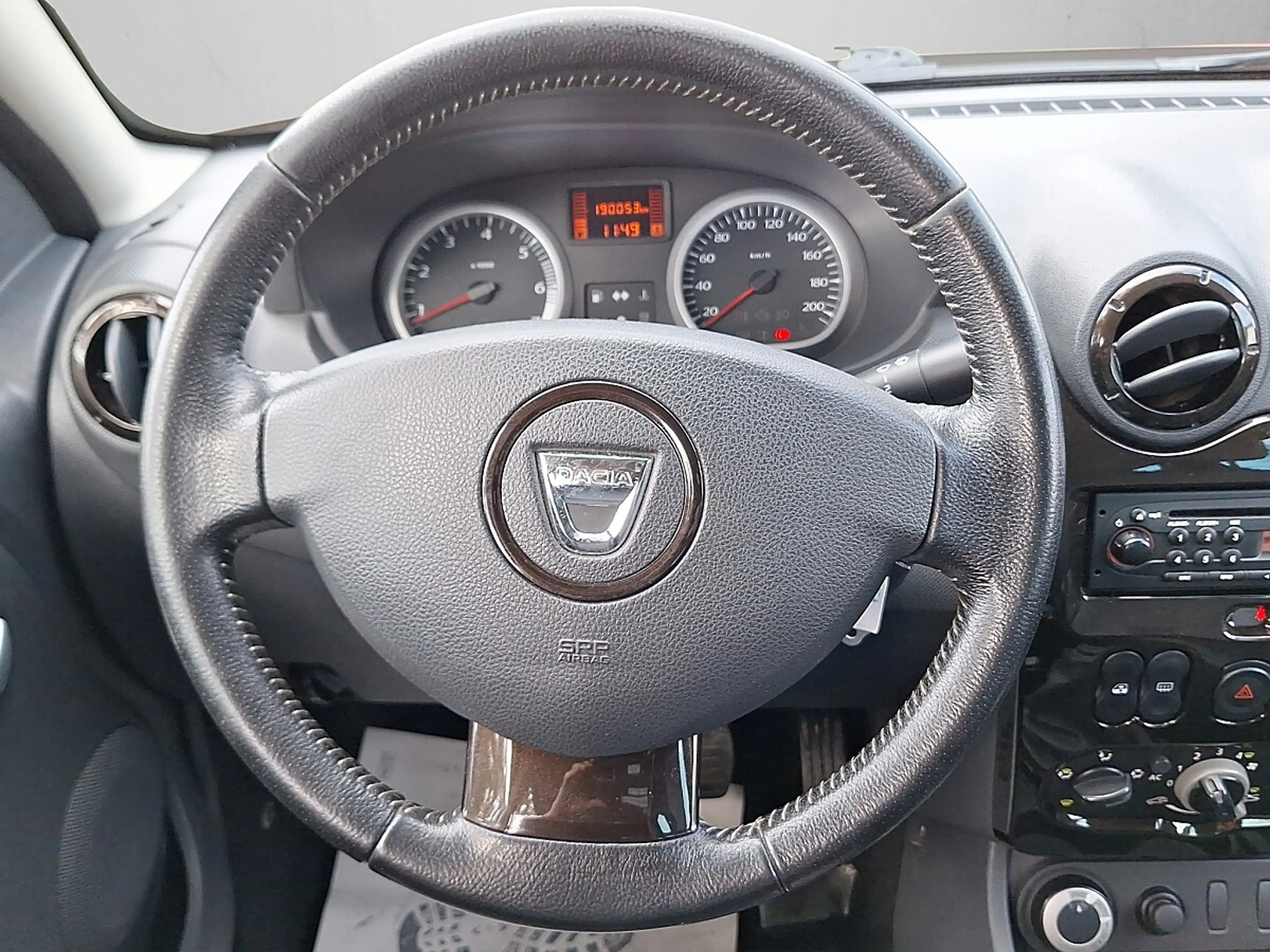 Dacia Duster Experience dCi 110 — photo 10