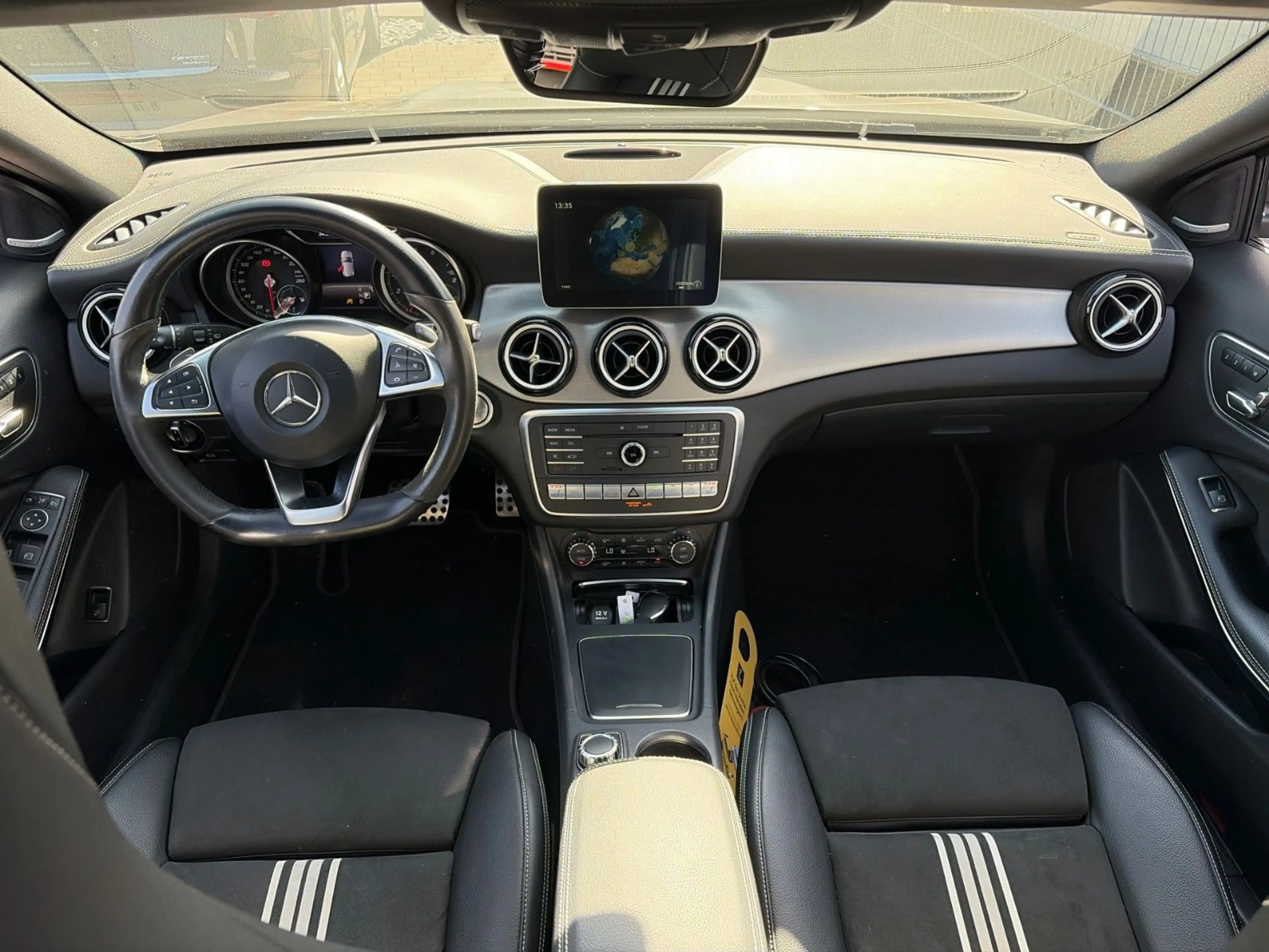 Mercedes-Benz GLA 250 4Matic AMG Line LED/Kam/AHK/ACC/SHZ/Navi — photo 5