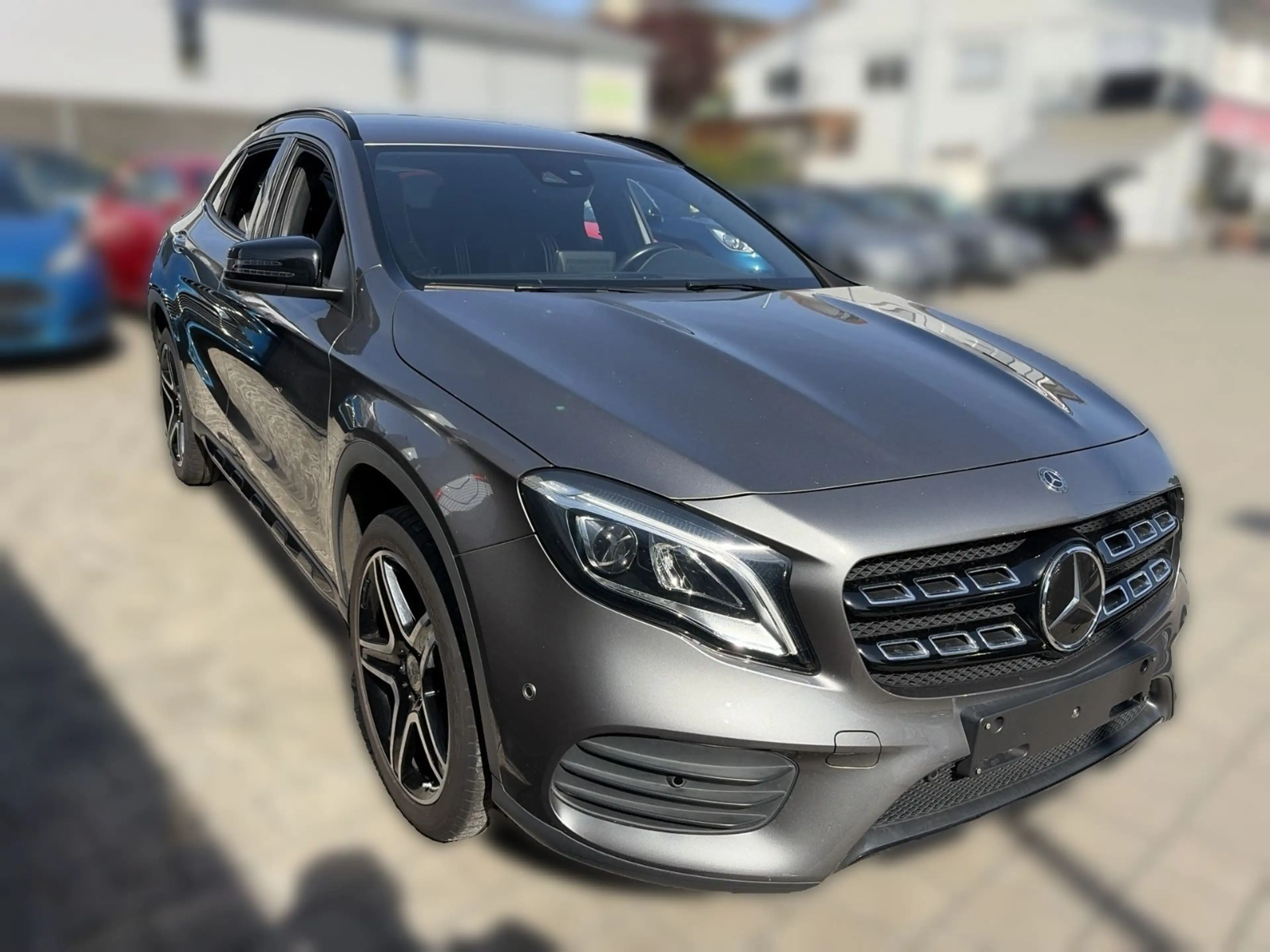 Mercedes-Benz GLA 250 4Matic AMG Line LED/Kam/AHK/ACC/SHZ/Navi — photo 2