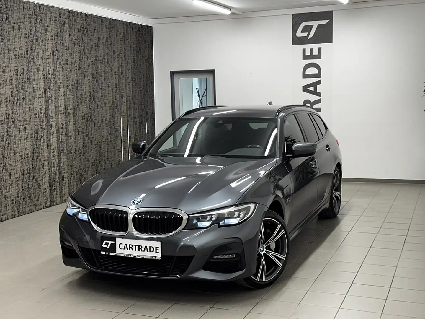 BMW 330 e PHEV xDrive Touring Aut. M-SPORT / LED/ VIRTU... Grau - 2