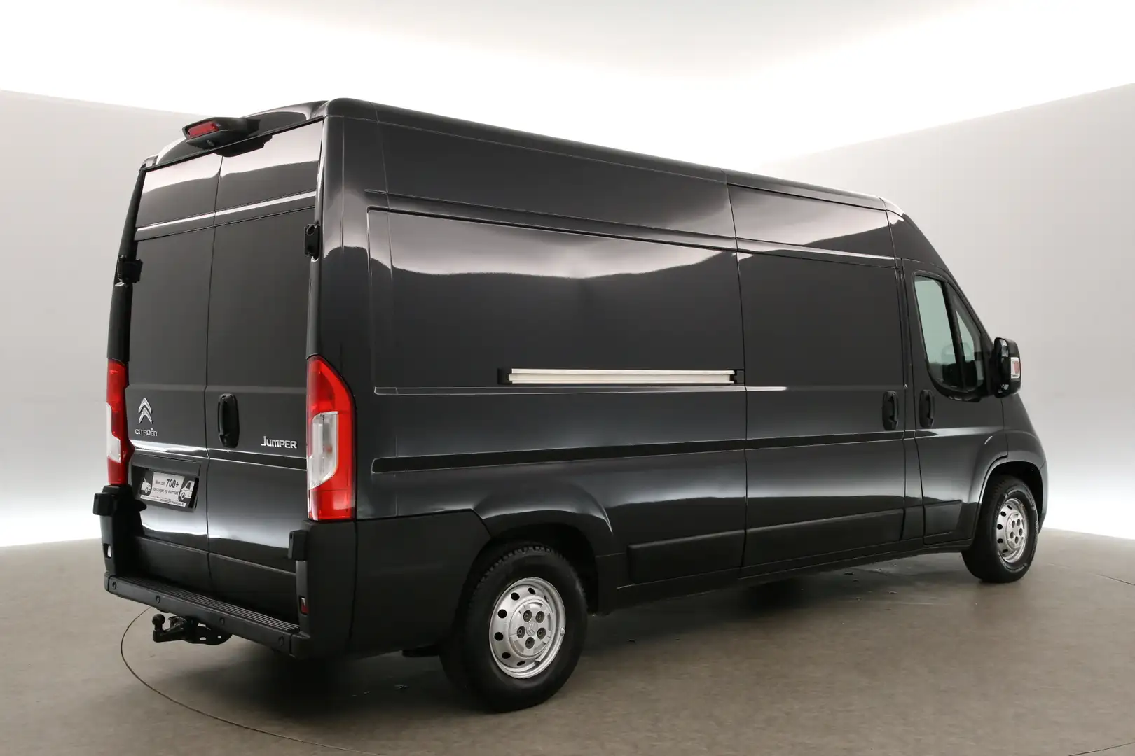 Citroen Jumper 35 2.2 BlueHDi L3H2 141PK Airco Luchtvering Camera Zwart - 2