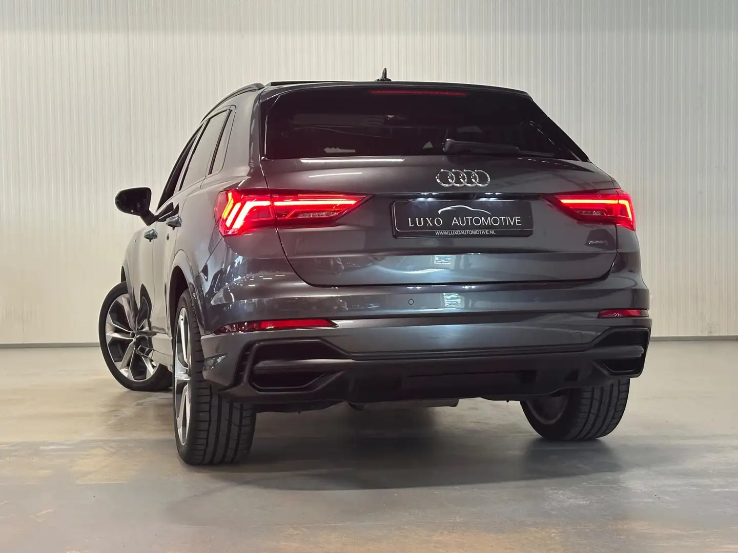 Audi Q3 | PANO | S-LINE | CAMERA Gris - 2