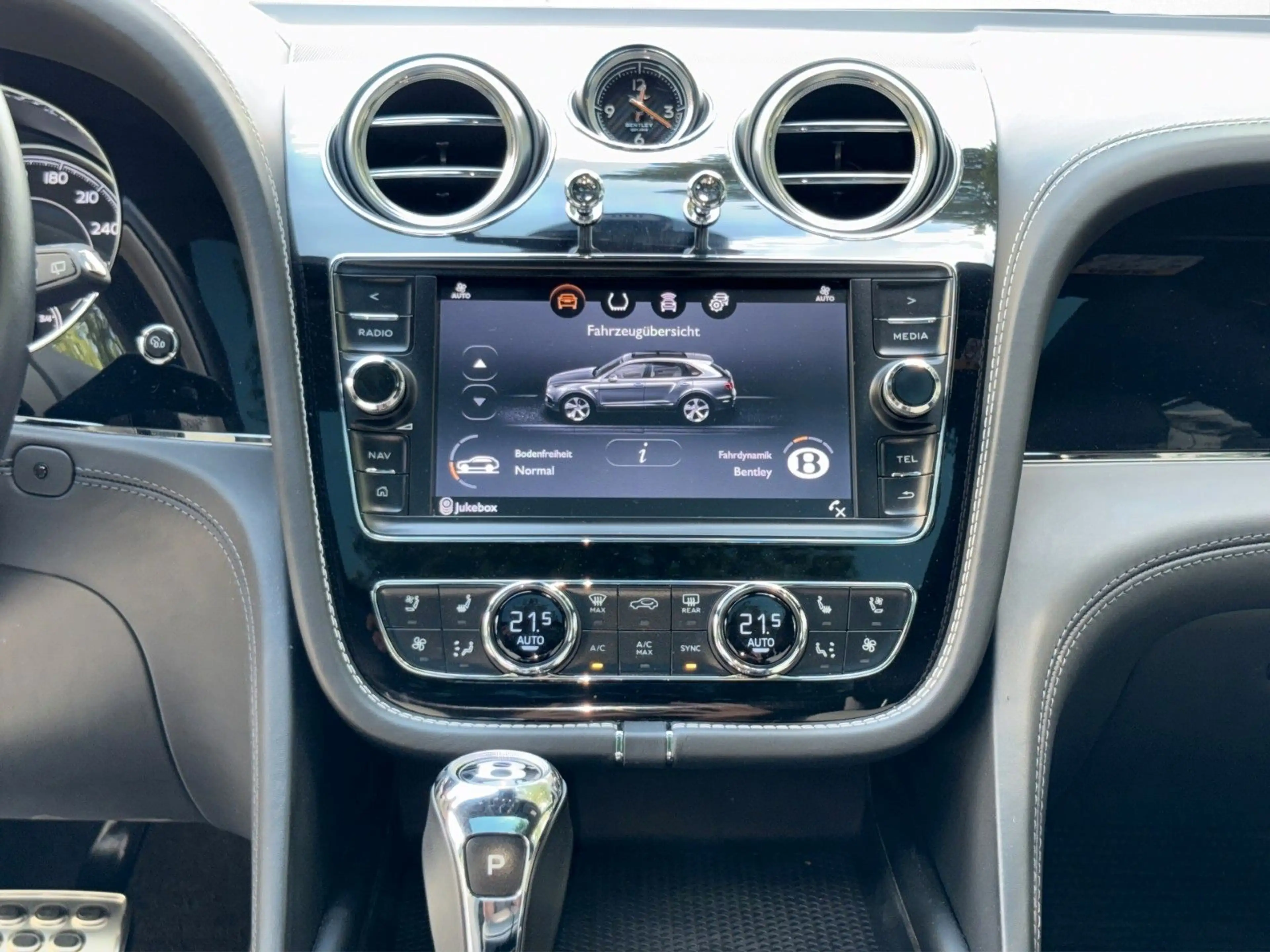 Bentley Bentayga W12 - 7-Sitzer; TV;  Fond Entertainment — photo 13