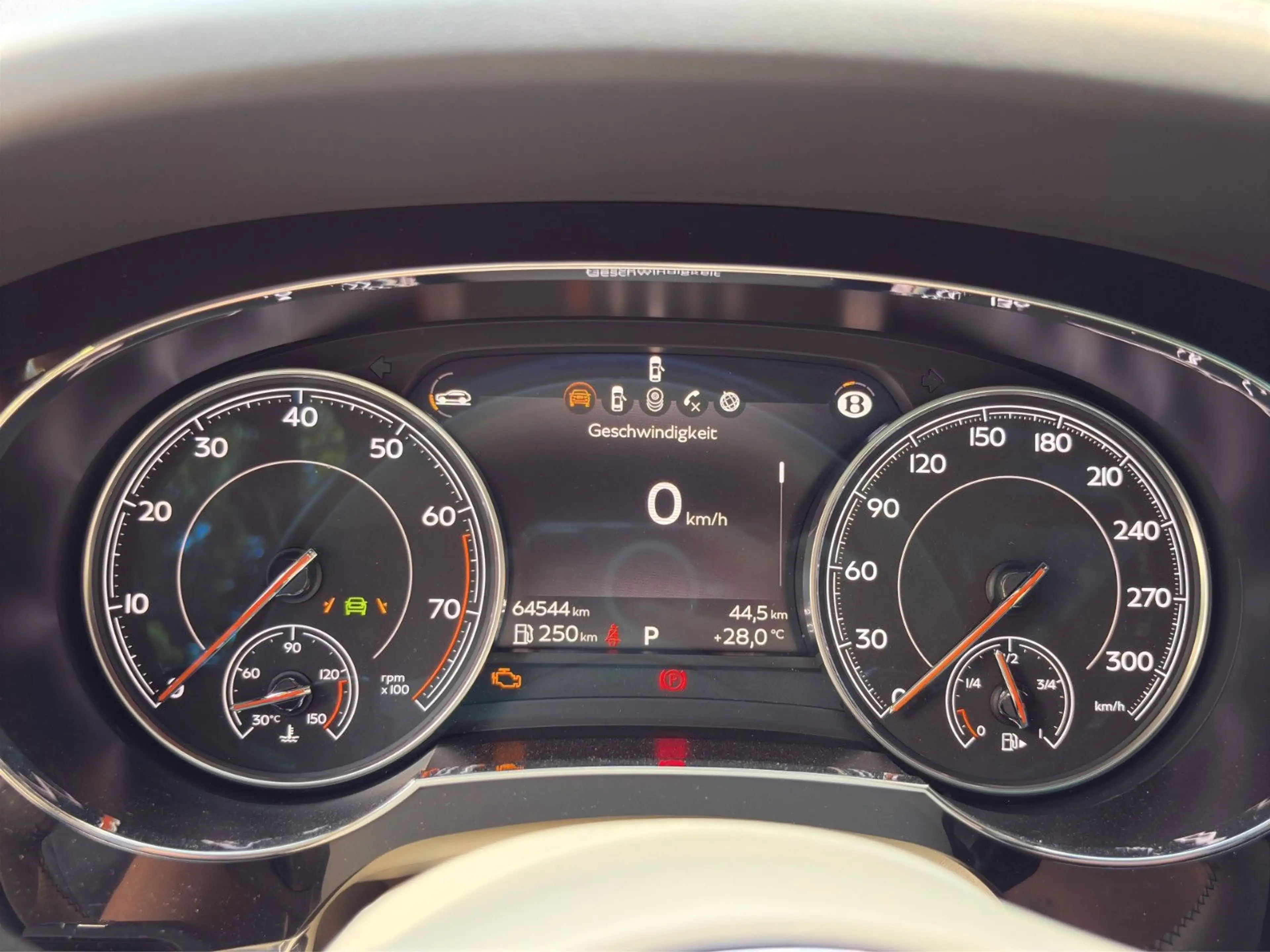 Bentley Bentayga W12 - 7-Sitzer; TV;  Fond Entertainment — photo 12