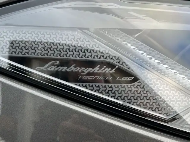 Lamborghini Urus AWD Aut*KERAMIK*B&O*MASSAGE*PANO*HUD*GARANTIE Ansicht 31