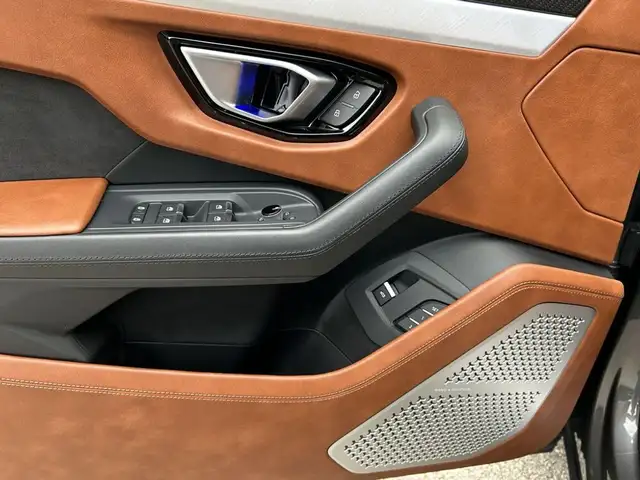 Lamborghini Urus AWD Aut*KERAMIK*B&O*MASSAGE*PANO*HUD*GARANTIE Ansicht 11