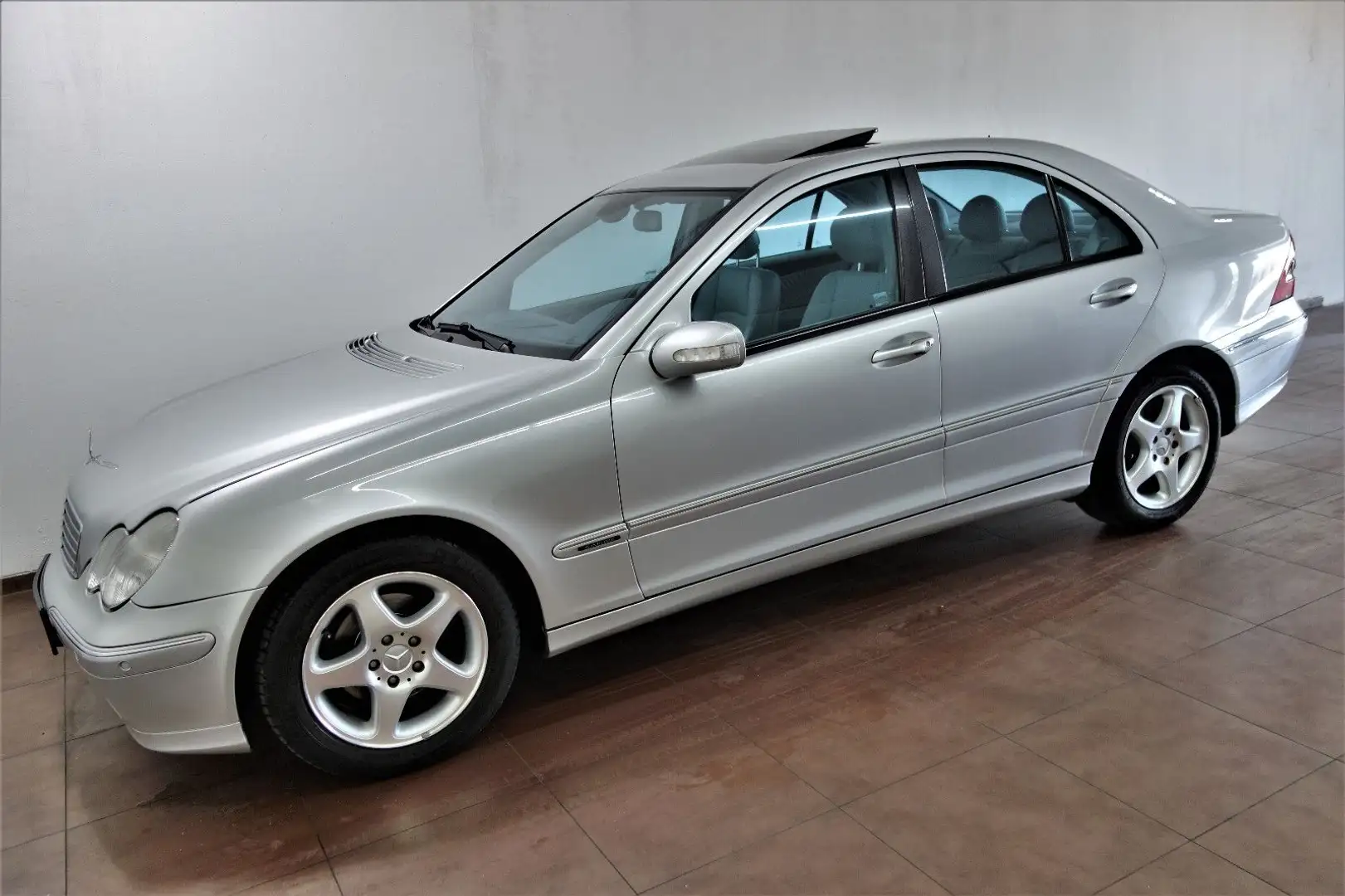 Mercedes-Benz C 220 CDI AVANTGARDE Leder/Automatik/AHK/S-Dach Argent - 2