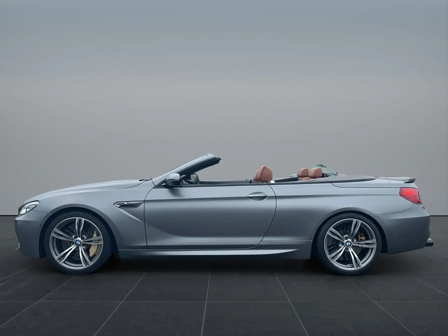 BMW M6 Cabrio Competition *CARBON*KERAMIK*M-DRV-PCK* Šedá - 2
