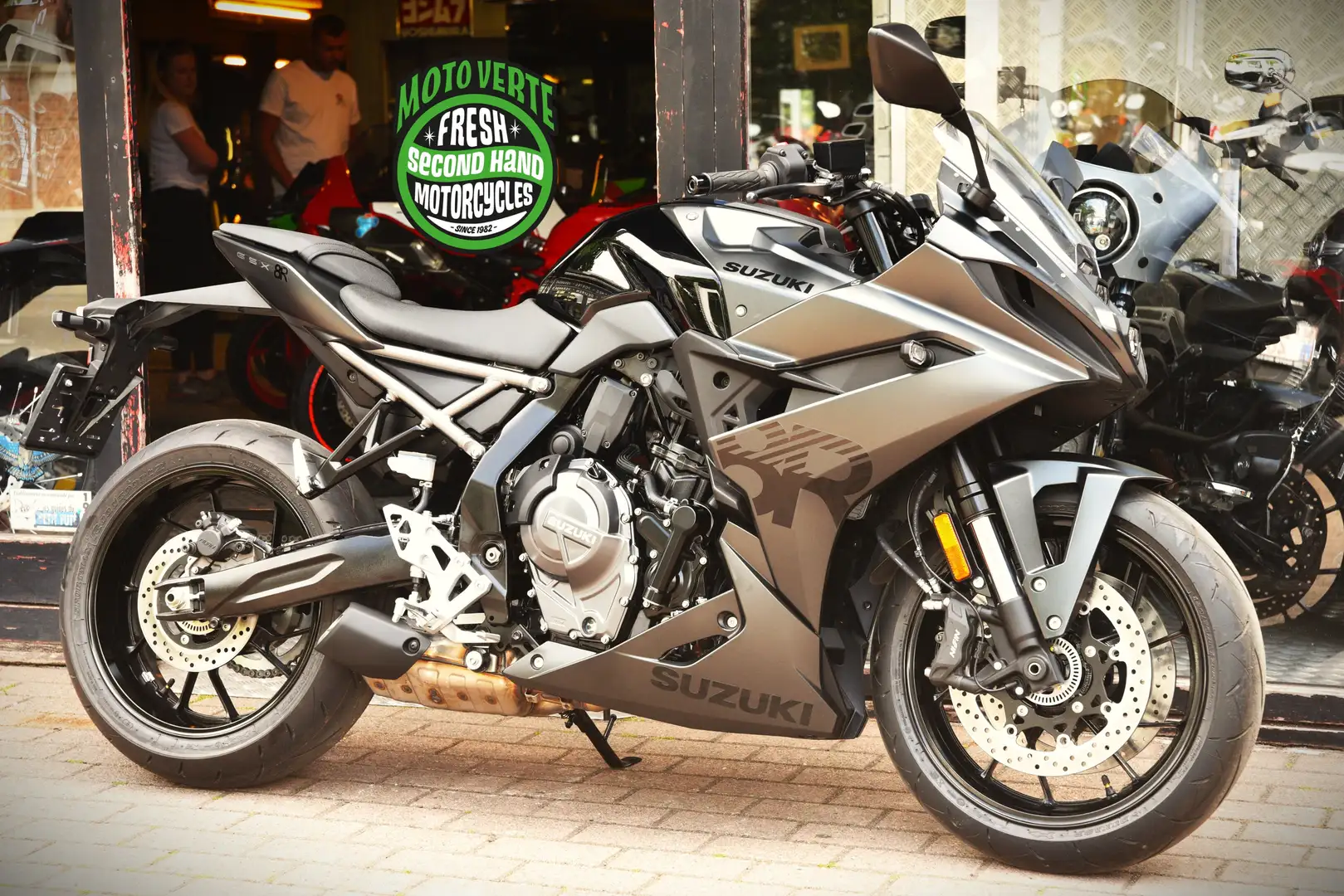 Suzuki GSX 8R ***MOTO VERTE*** Schwarz - 1
