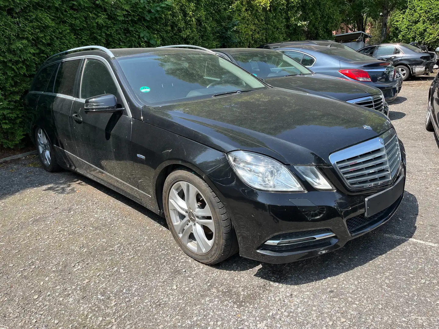 Mercedes-Benz E 200 E 200 CDI BlueEfficiency (212.205) Schwarz - 1