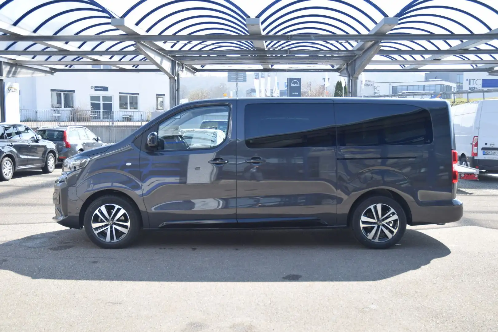 Peugeot Traveller HDi 180 L3 NAVI ACC KAM SHZ LEDER AHK Grau - 2