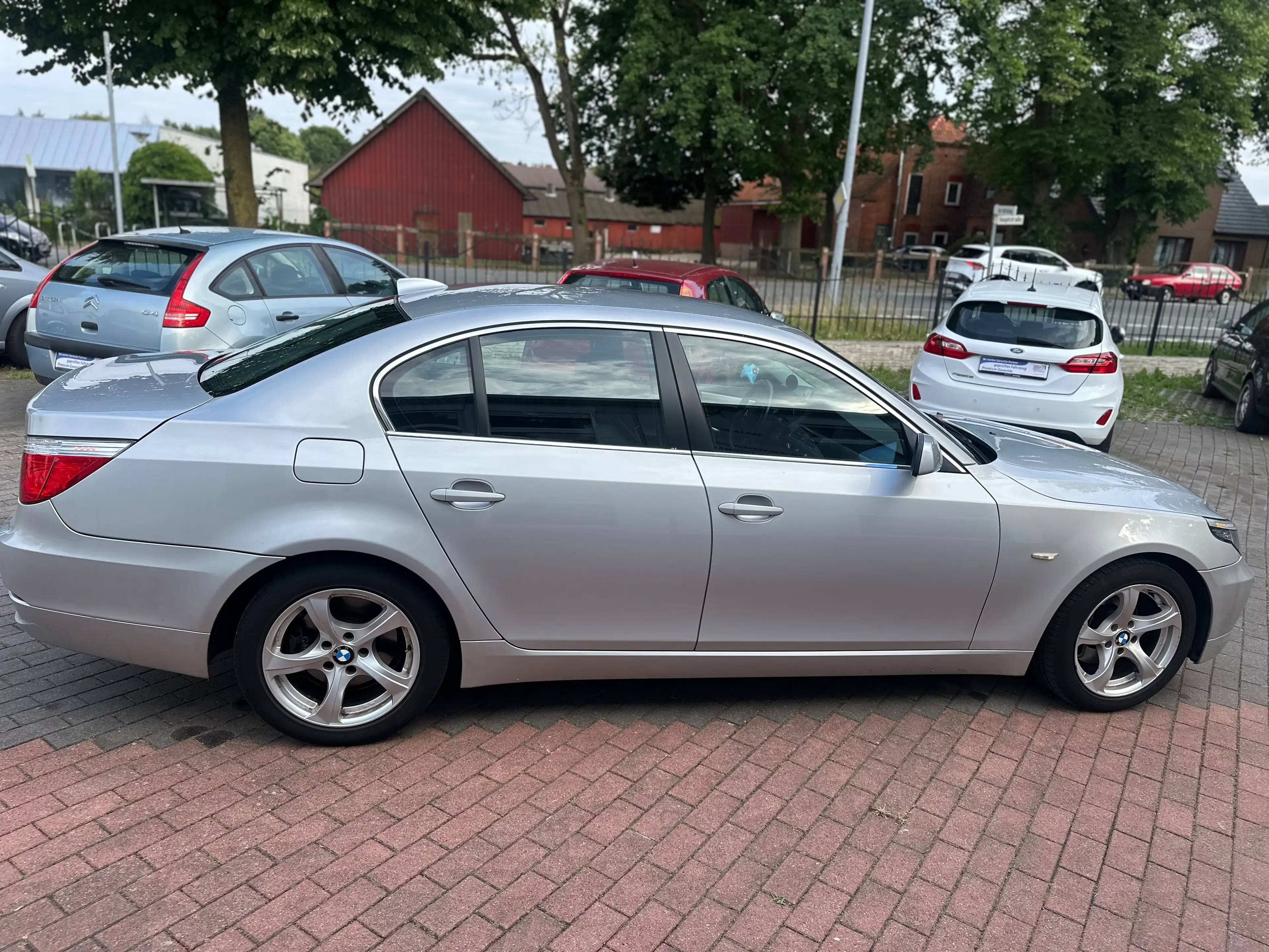 BMW 525 525i PDC*Klimaauto*Sitzheizung*TÜV&Service Neu — photo 5