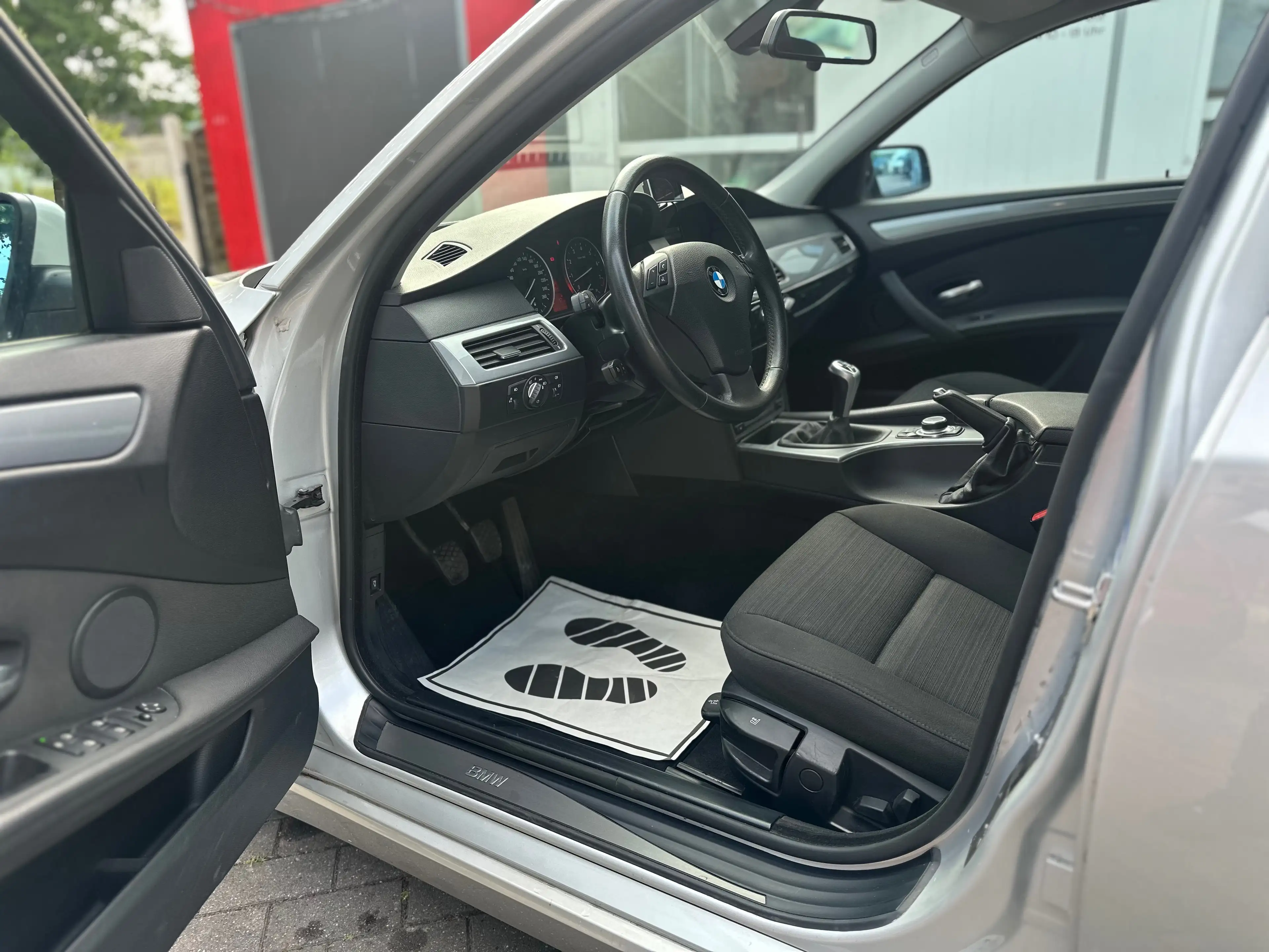 BMW 525 525i PDC*Klimaauto*Sitzheizung*TÜV&Service Neu — photo 10