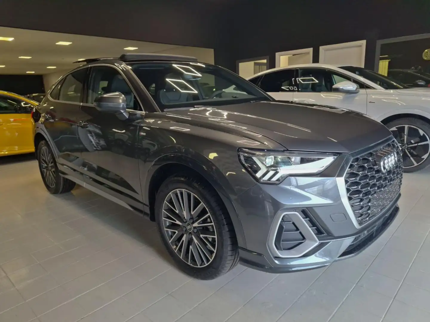 Audi Q3 SPB 35 TDI S tronic S line edition Grigio - 1