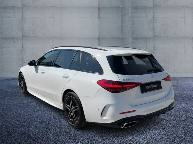 Mercedes-Benz C 220 d 4MATIC T-Modell Österreich-Edition SpurW Ansicht 4