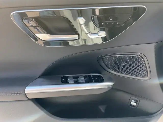 Mercedes-Benz C 220 d 4MATIC T-Modell Österreich-Edition SpurW Ansicht 14