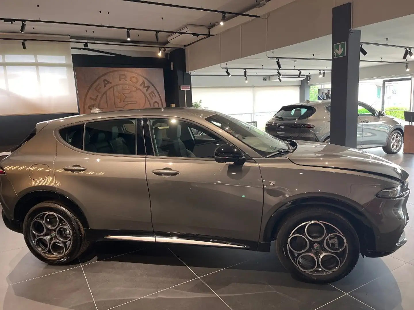 Alfa Romeo Tonale 1.5 Hybrid Ti Grigio - 1