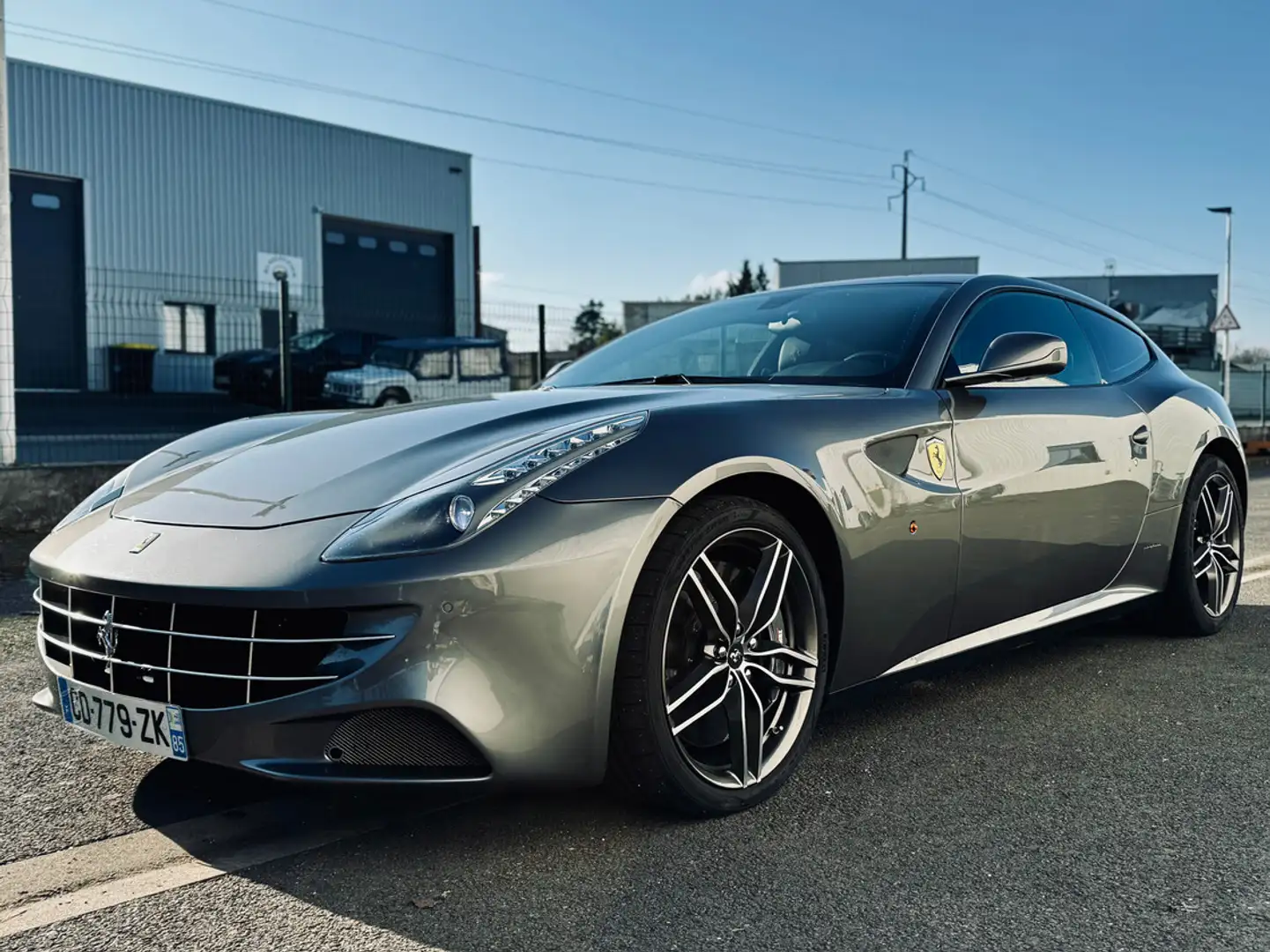 Ferrari FF V12 660CV CARBONE CUIR DIAMANT LIFT DOUBLE ECRAN O Gris - 2