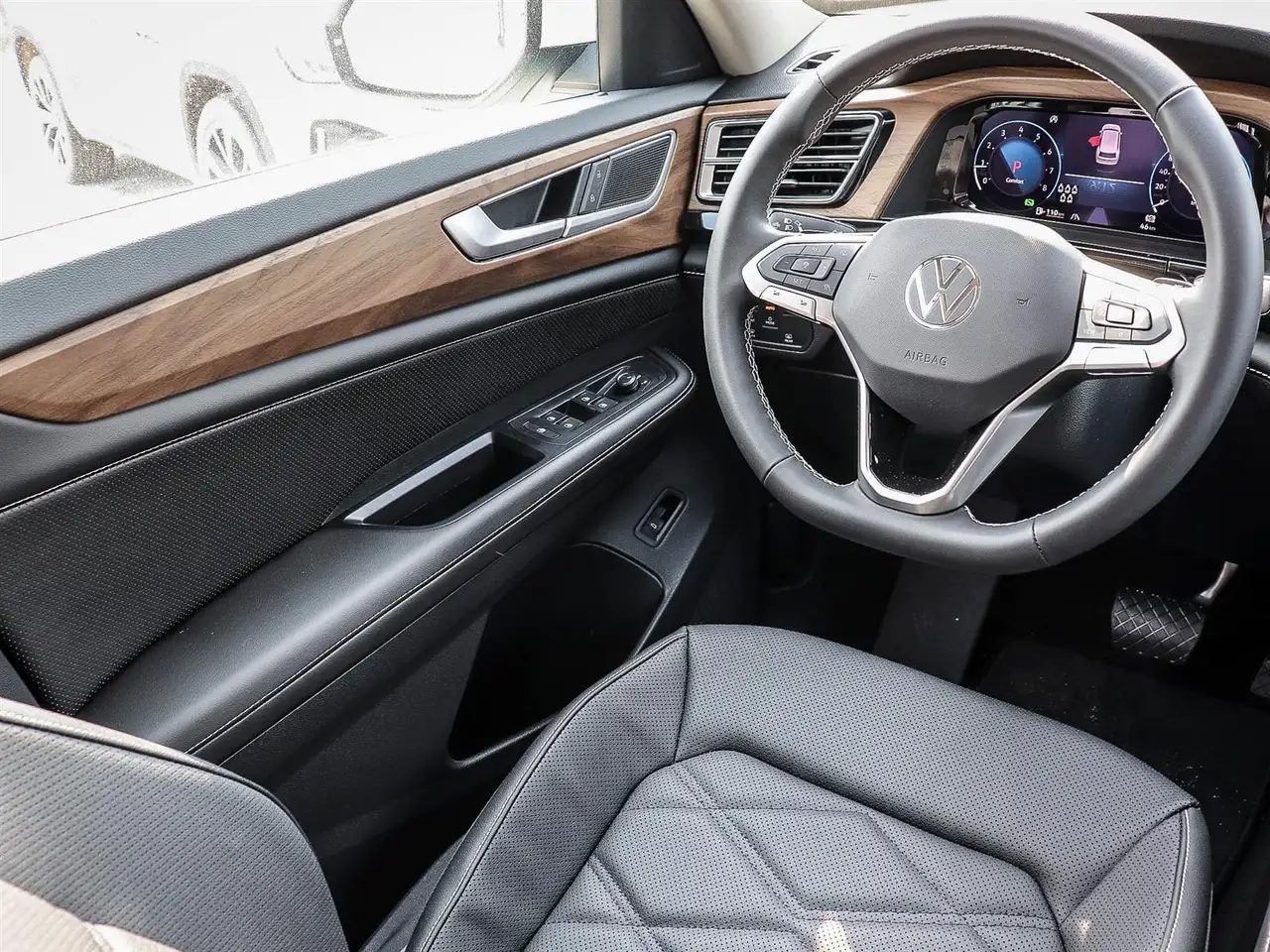 Volkswagen Atlas photo Volkswagen Atlas