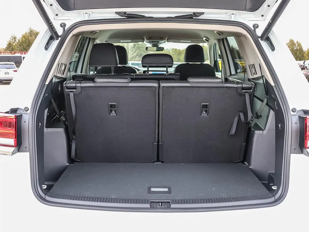 Volkswagen Atlas снимка Volkswagen Atlas