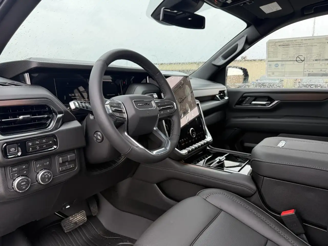 GMC Yukon снимка GMC Yukon