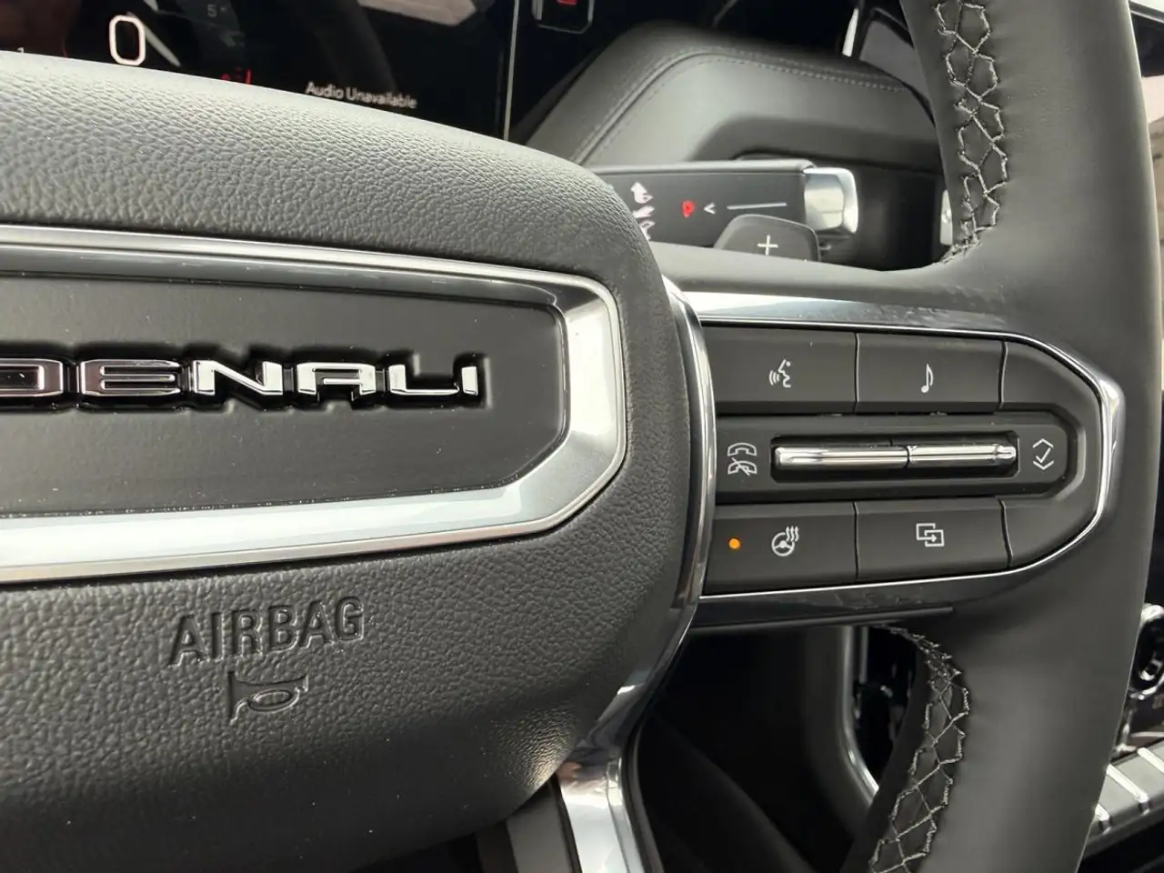 GMC Yukon снимка GMC Yukon