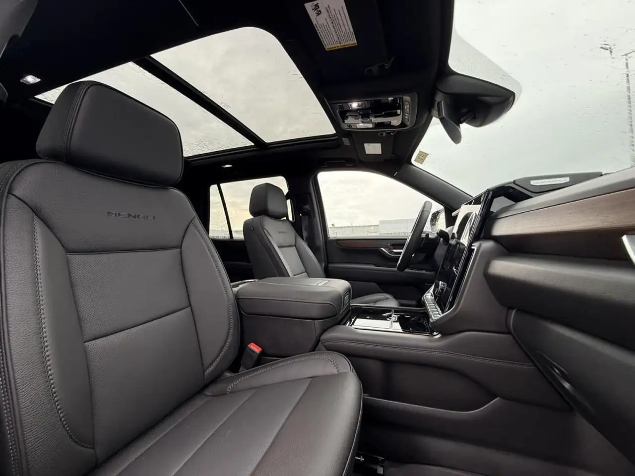 GMC Yukon снимка GMC Yukon