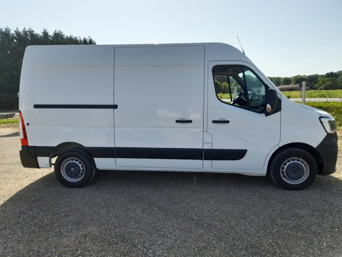 Renault Master F3300 L2H2 2.3 DCI 135CH GRAND CONFORT E6 Blanc - 2