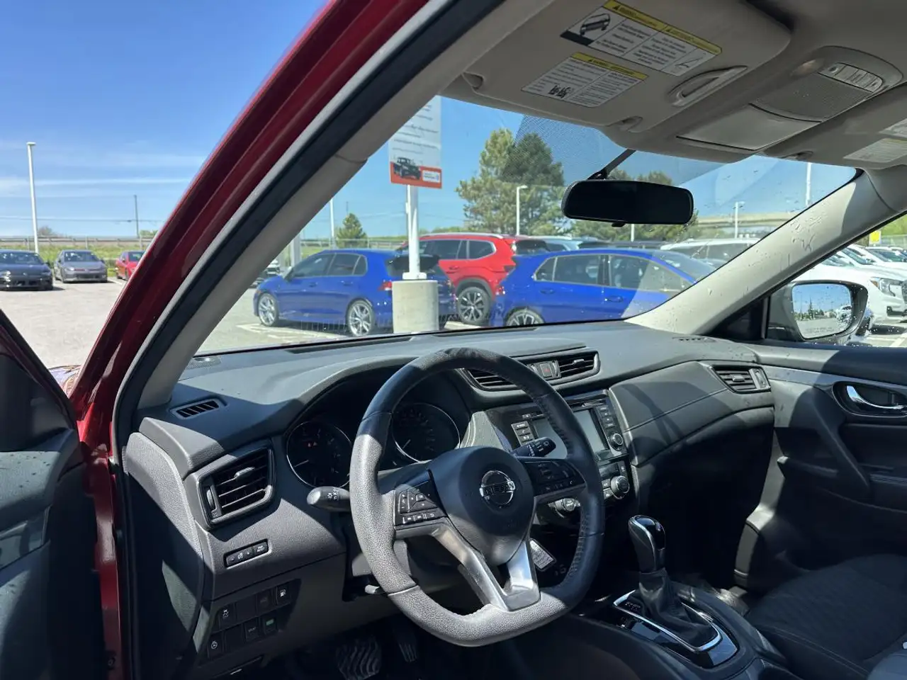Nissan Rogue снимка Nissan Rogue