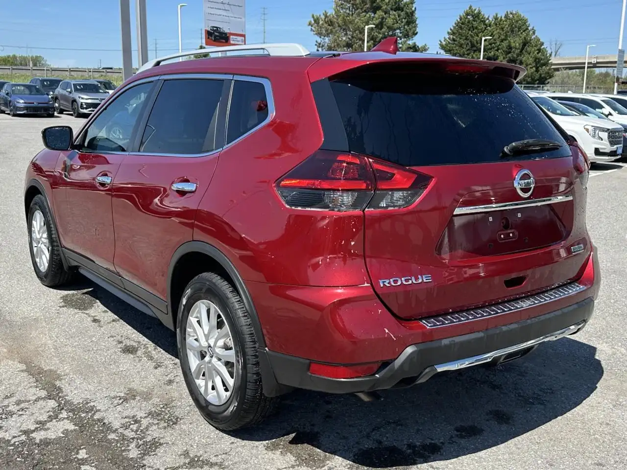 Nissan Rogue снимка Nissan Rogue
