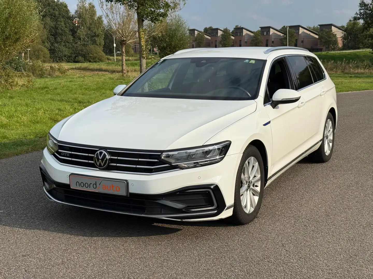 Volkswagen Passat 1.4 TSI GTE hyrbide automaat | clima | Cruise | na Wit - 2