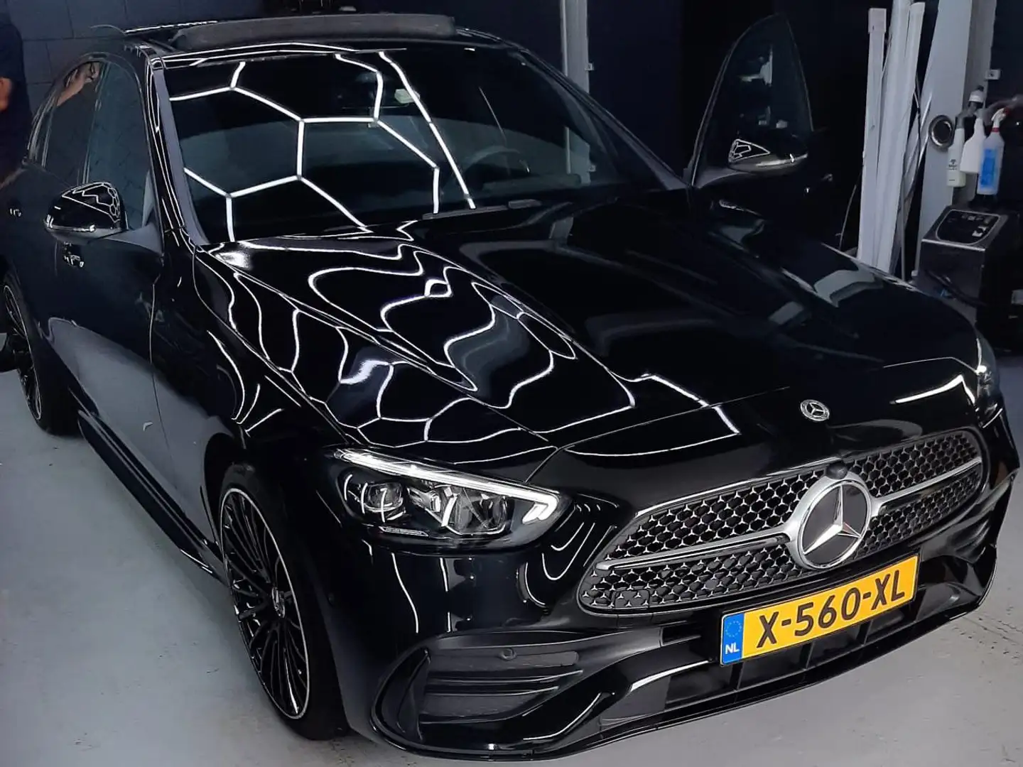 Mercedes-Benz C 300 C 300e AMG Line Zwart - 1