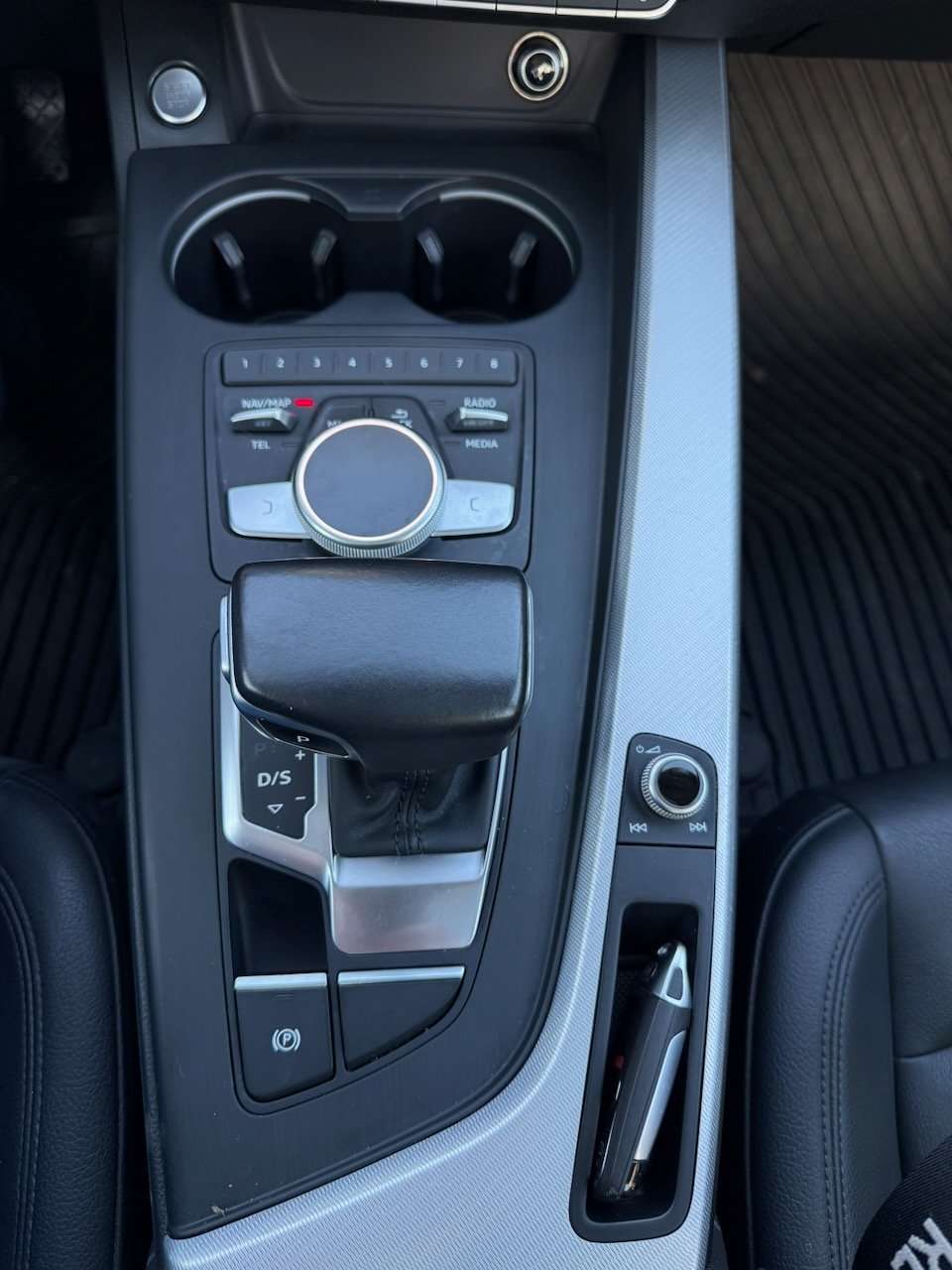 2017 Audi A4 Progressiv thumb 14