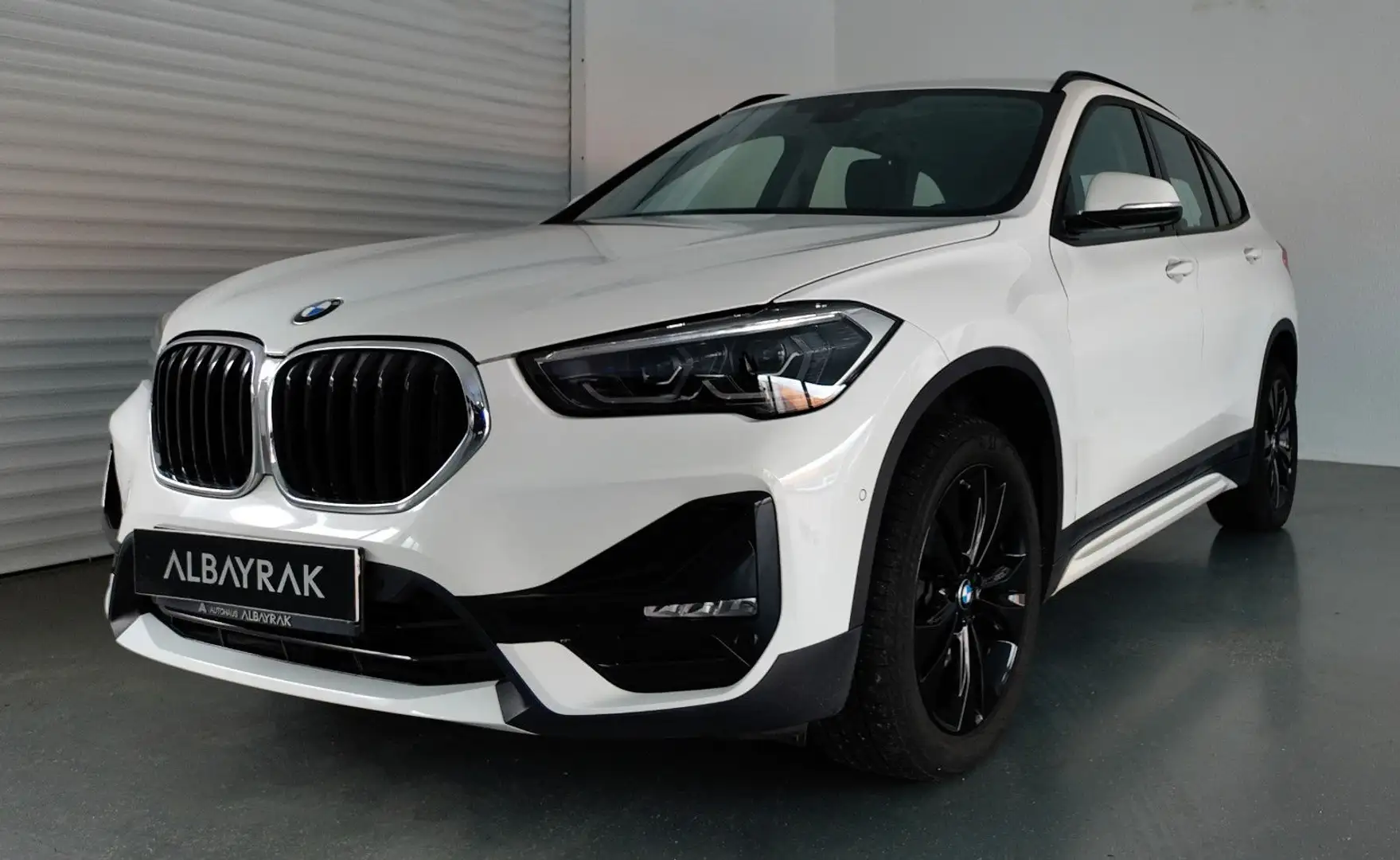 BMW X1 sDrive 18 d Sport Line Weiß - 1