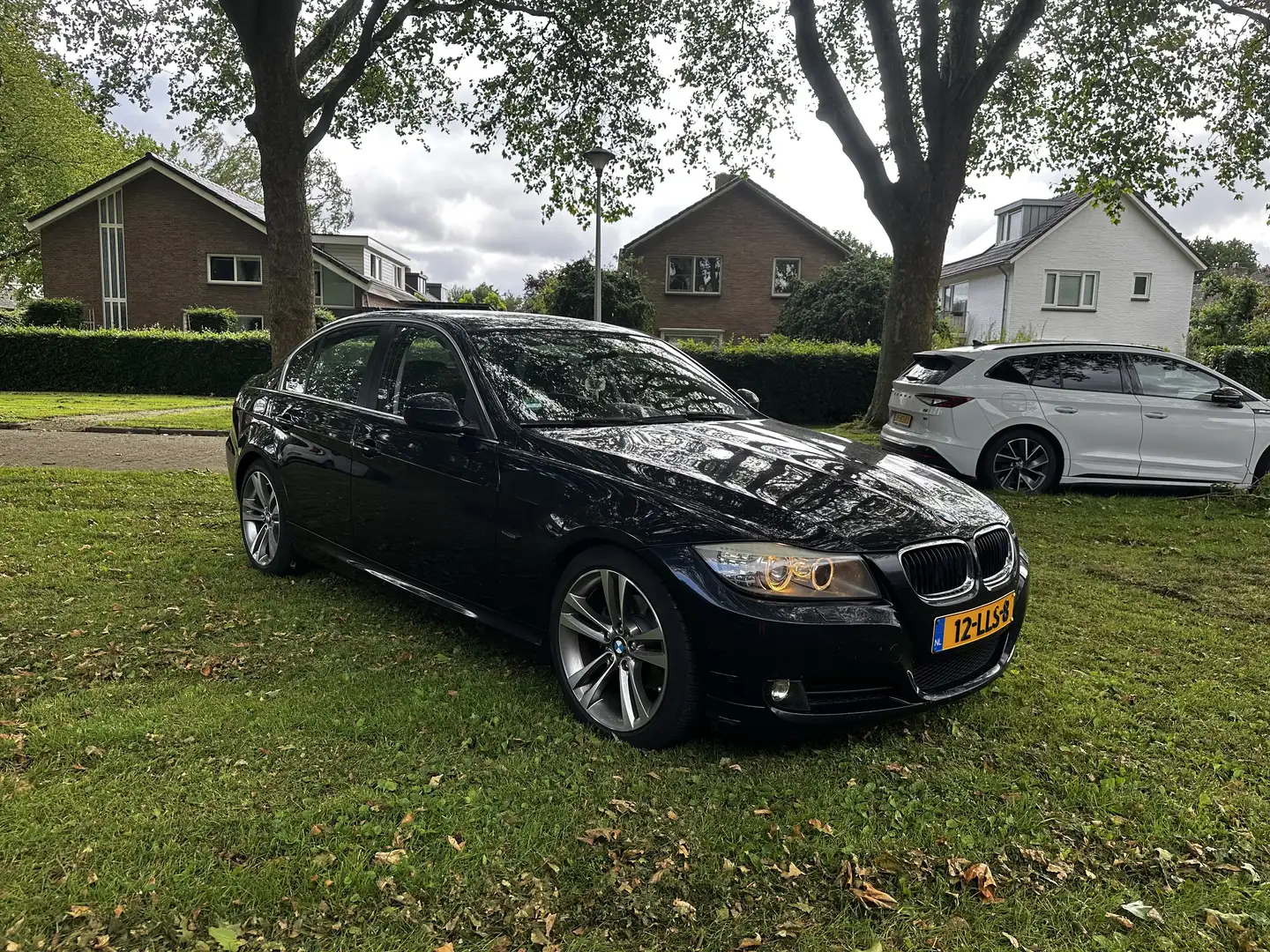 BMW 330 318i Business Line Blauw - 1