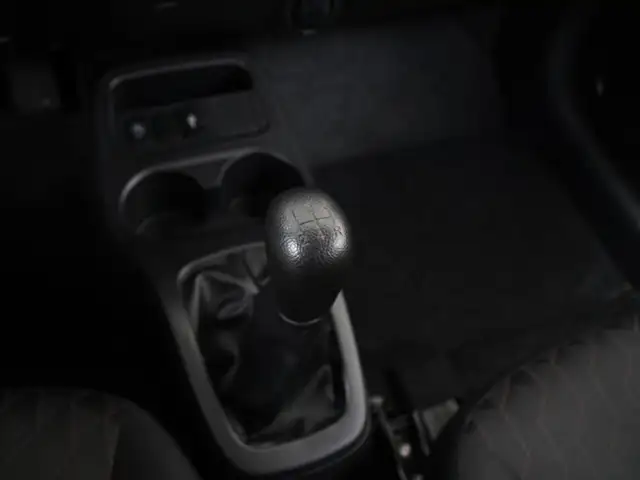 Mitsubishi Space Star view 10