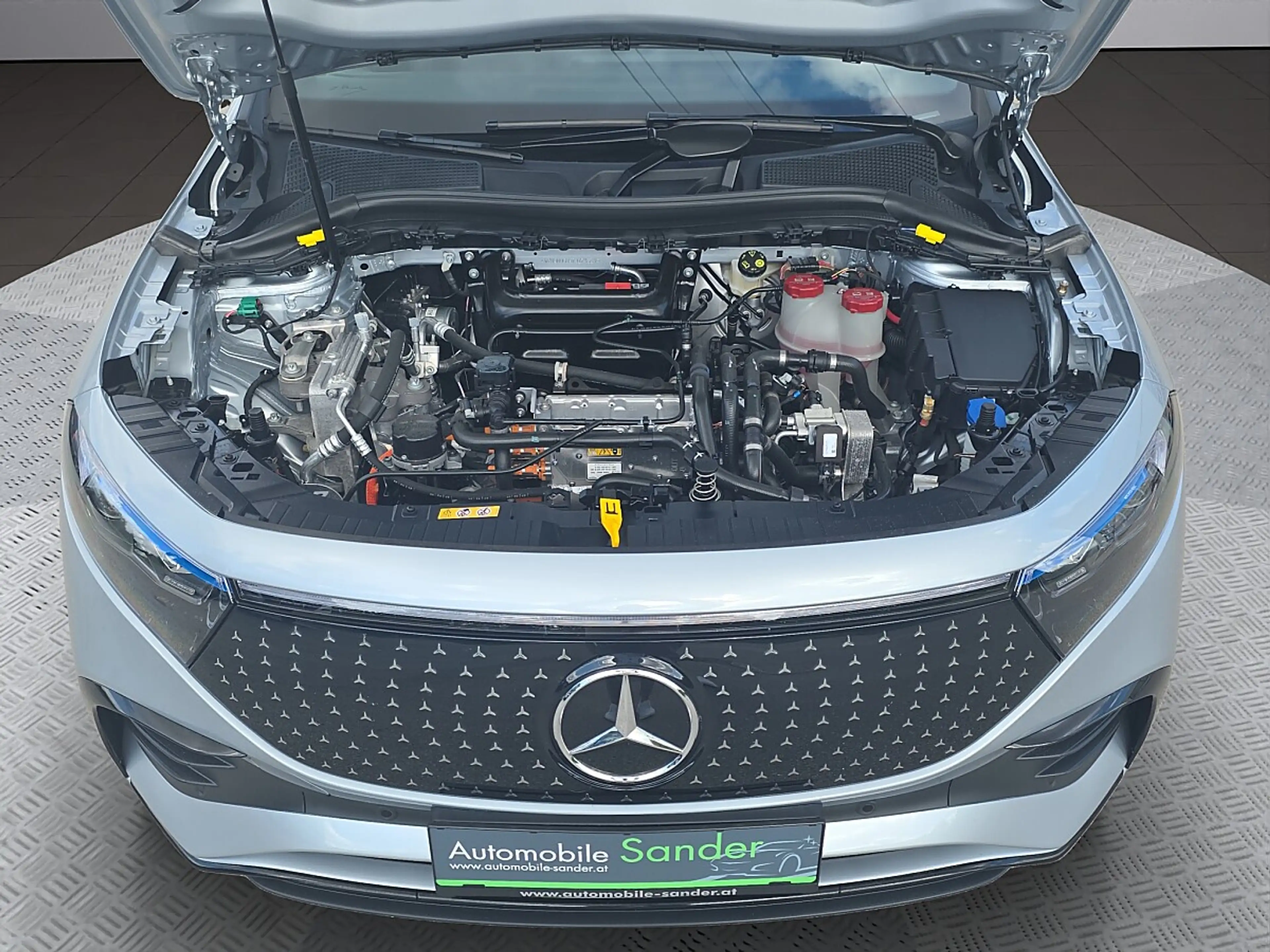Mercedes-Benz EQA 250+ 70,5kWh AMG-Line *20 ZOLL/SPORTPAKET/NP -42%* — photo 6