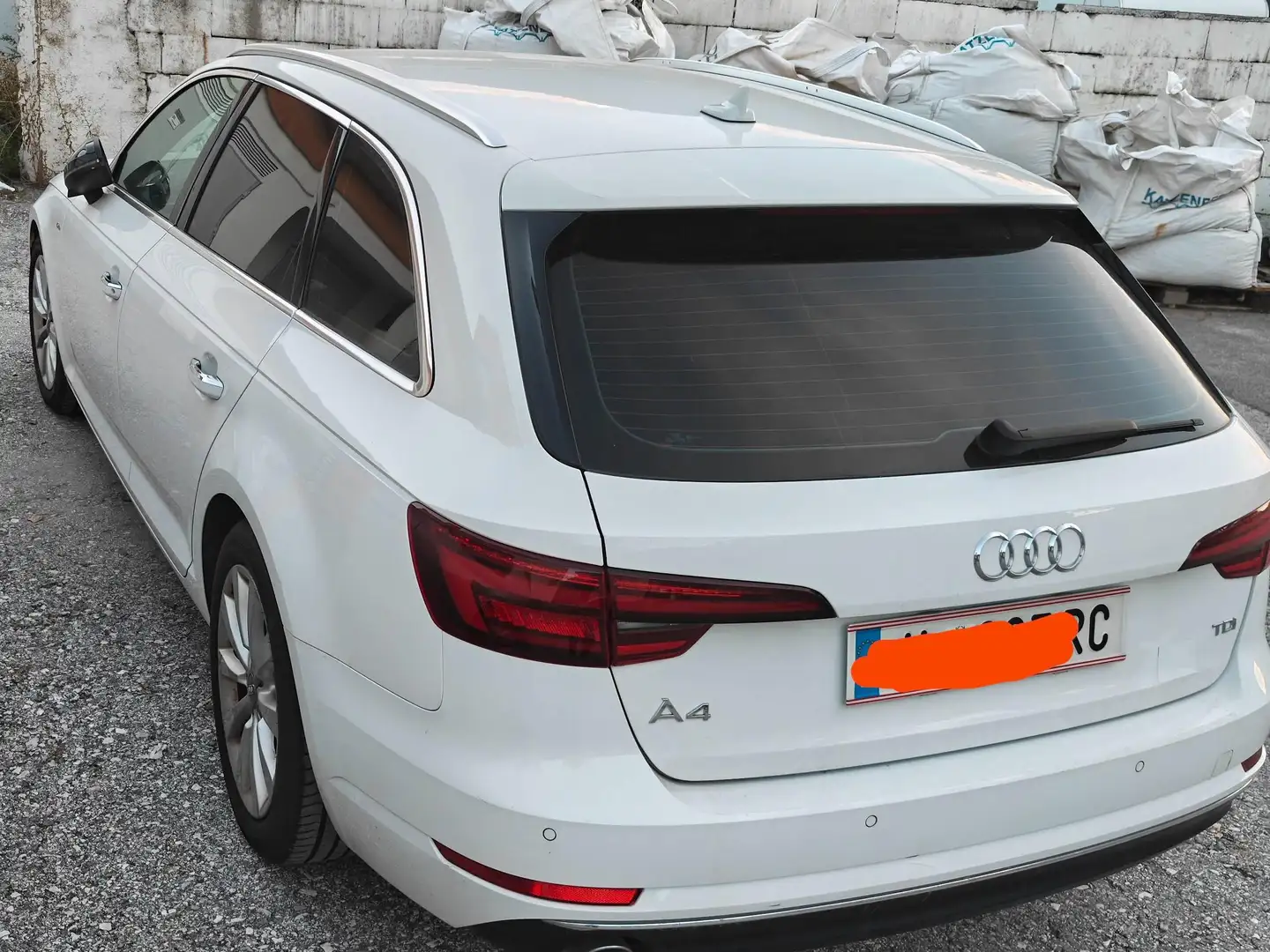 Audi A4 A4 Avant 2,0 TDI Weiß - 1