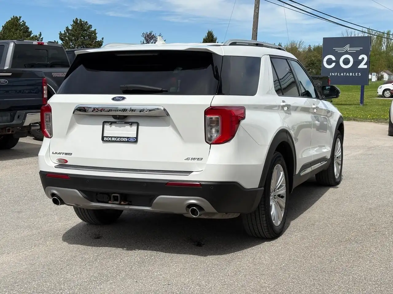 Ford Explorer снимка Ford Explorer