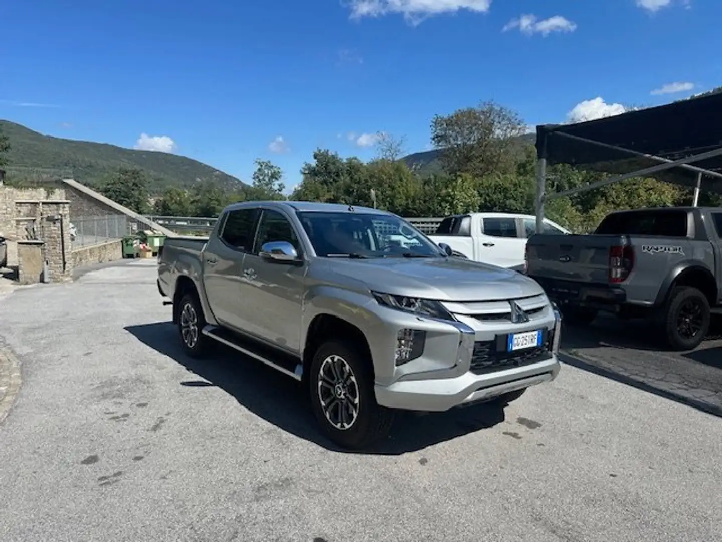 Mitsubishi L200 L200 Cab VI 2019 d.cab 2.3d Intense 4wd 150cv Zilver - 1