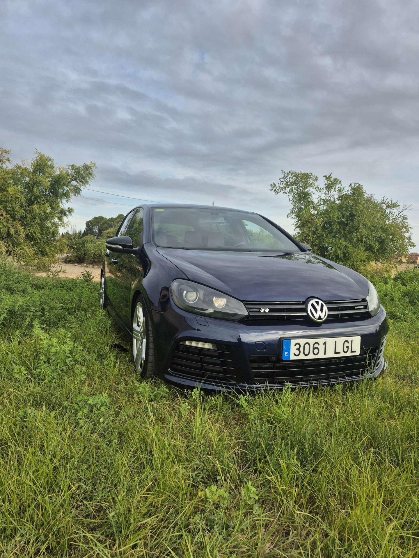 Volkswagen Golf 2.0 TSI R - foto 1