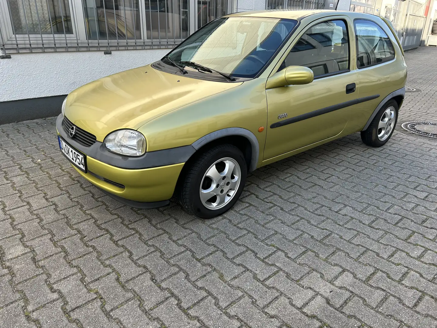 Opel Corsa Opel Corsa Edition 2000 12 V 1,0 Gold - 2