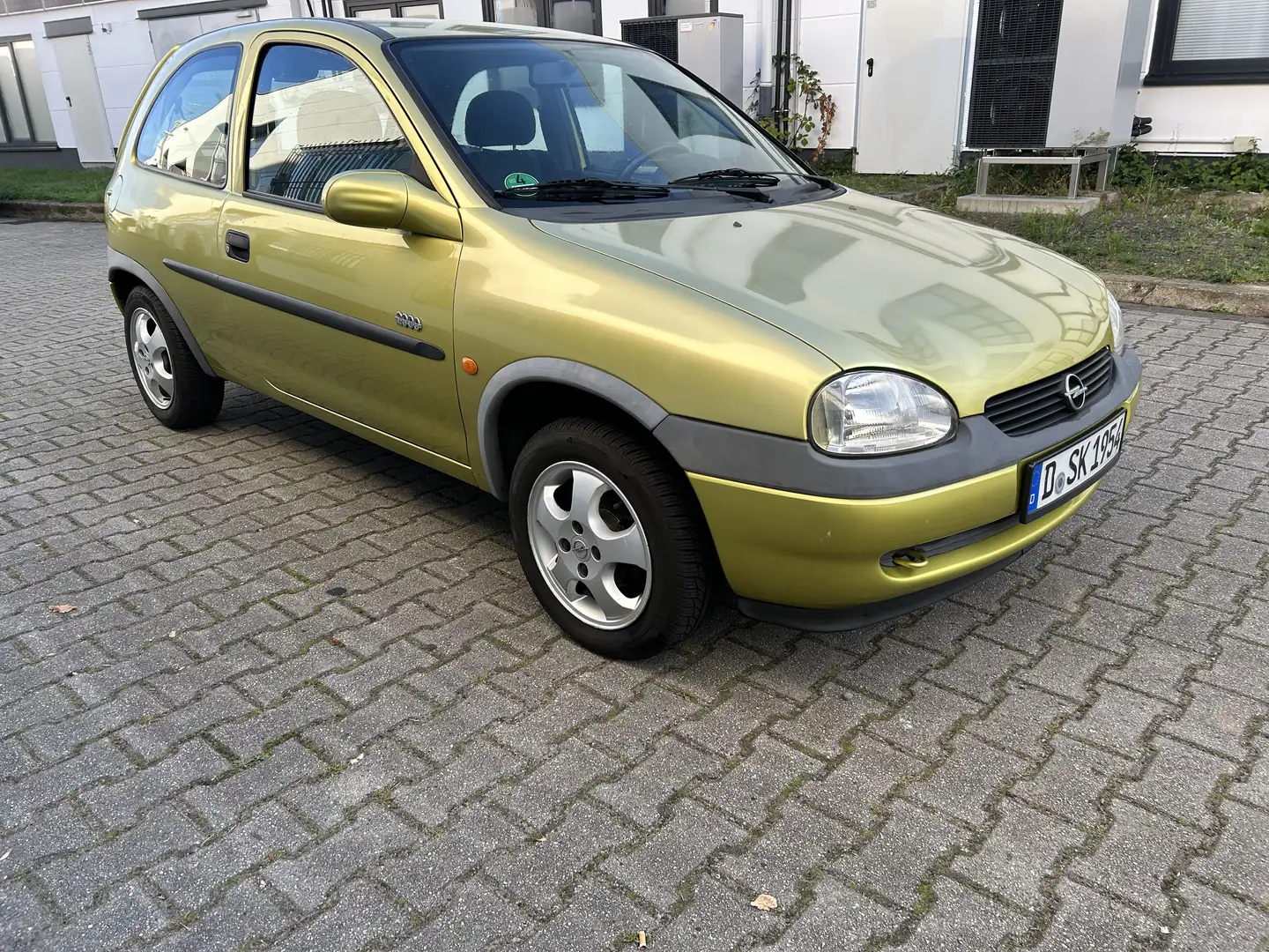 Opel Corsa Opel Corsa Edition 2000 12 V 1,0 Gold - 1