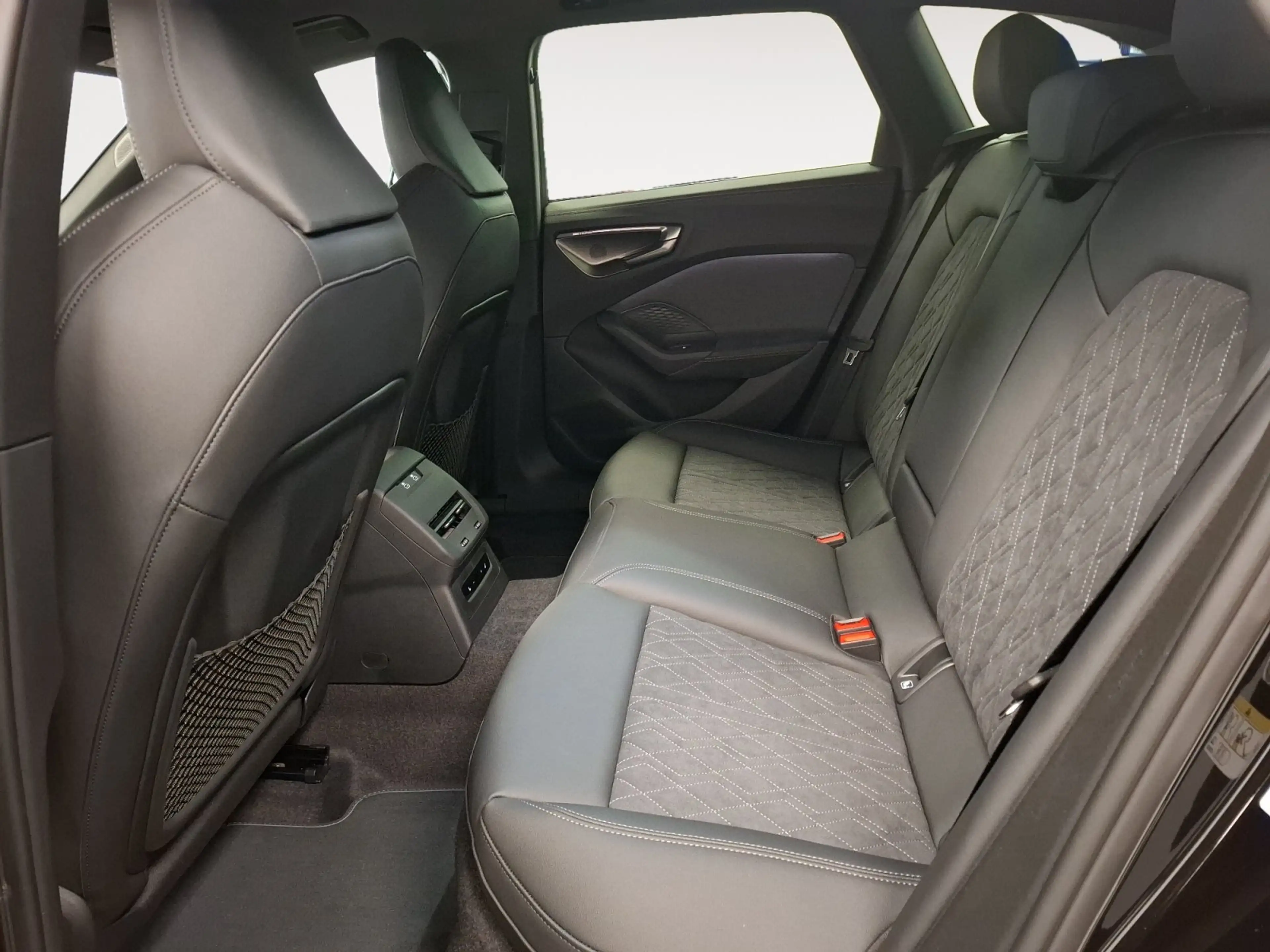 Audi A5 Avant e-hybrid quattro 360 AHK 4x SitzH — photo 7