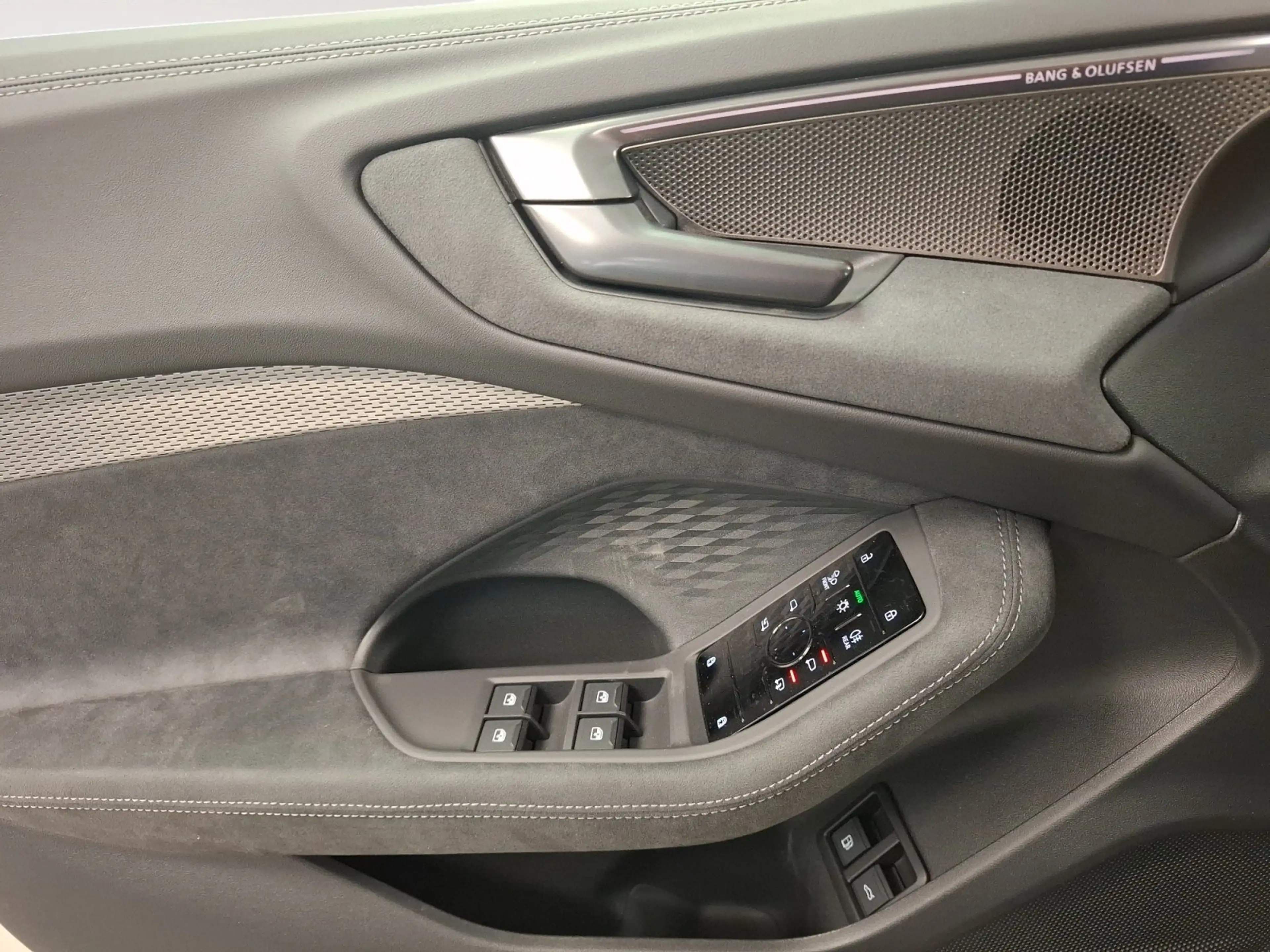 Audi A5 Avant e-hybrid quattro 360 AHK 4x SitzH — photo 13