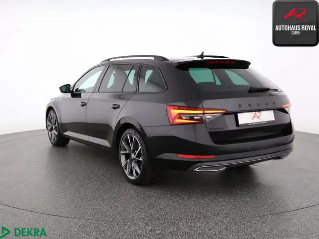 Skoda Superb view 3