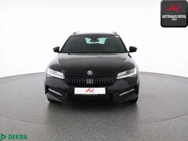 Skoda Superb view 8