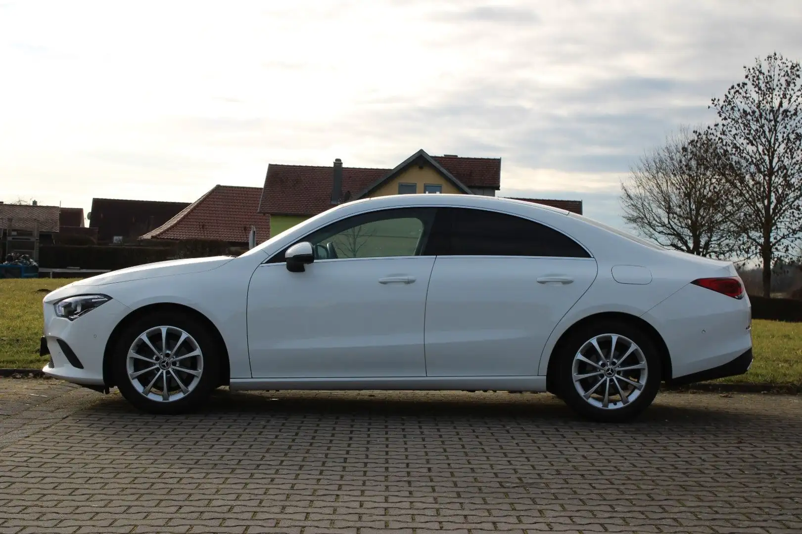 Mercedes-Benz CLA 180 Progressive *Pano*RFK*AppleCarPlay*SHz* Blanc - 2
